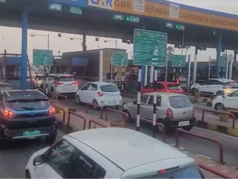 people-returning-to-hyderabad