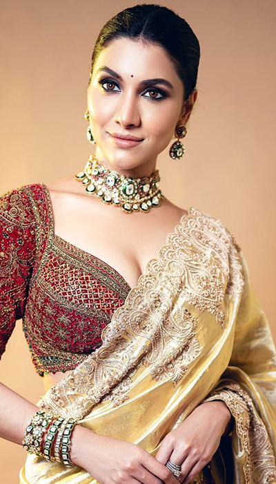 perfect-blend-of-beauty-and-hot-rukmini-maitra