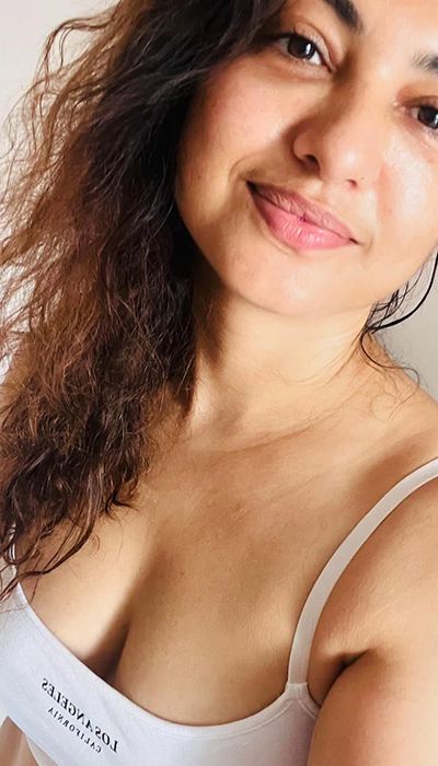poonam-rajput-showing-off-her-fit-body
