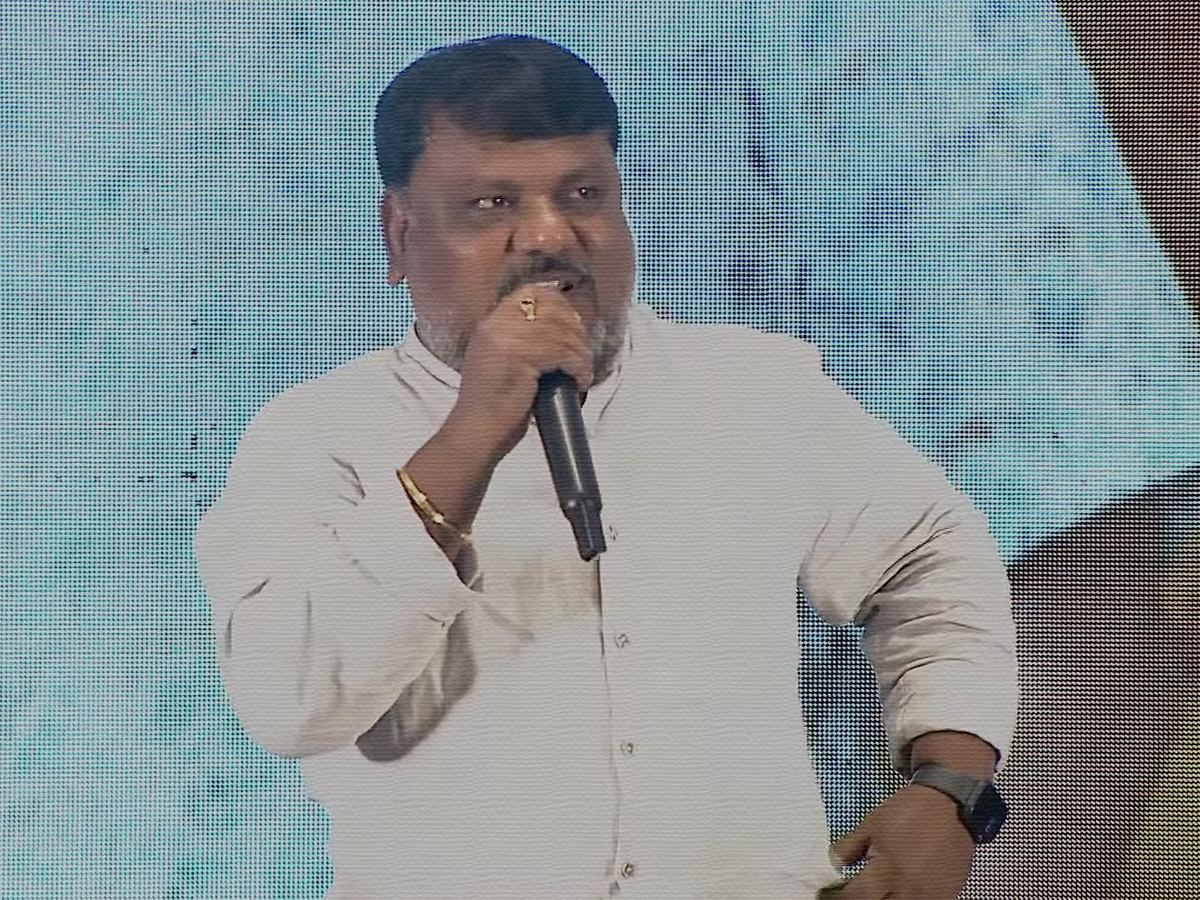 controversial director comments, Telugu director remarks, Trinadha Rao Nakkina controversy, inappropriate comments Telugu actress, Payal Radhakrishna hug story, director indecent remarks viral, viral Telugu event controversy, inappropriate director behavior, Telugu audience criticism, heroine weight comments viral.