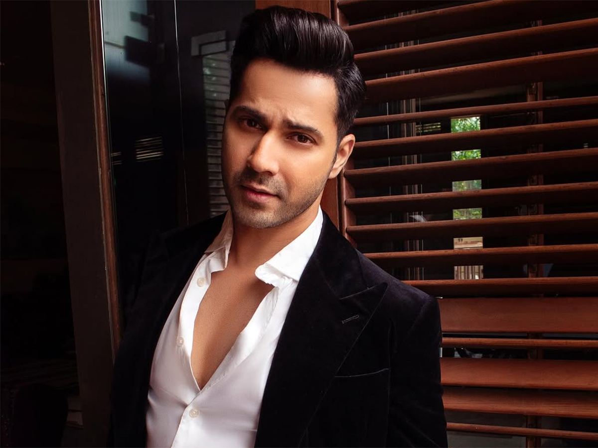 Varun Dhawan Indecent Act with Heroine Nargis Fakhri