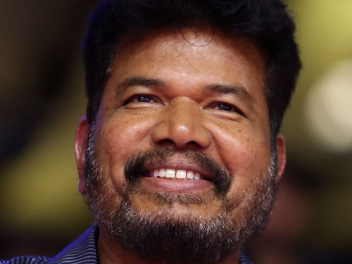 Vidaamuyarchi Game Changer Director Shankar Laughing
