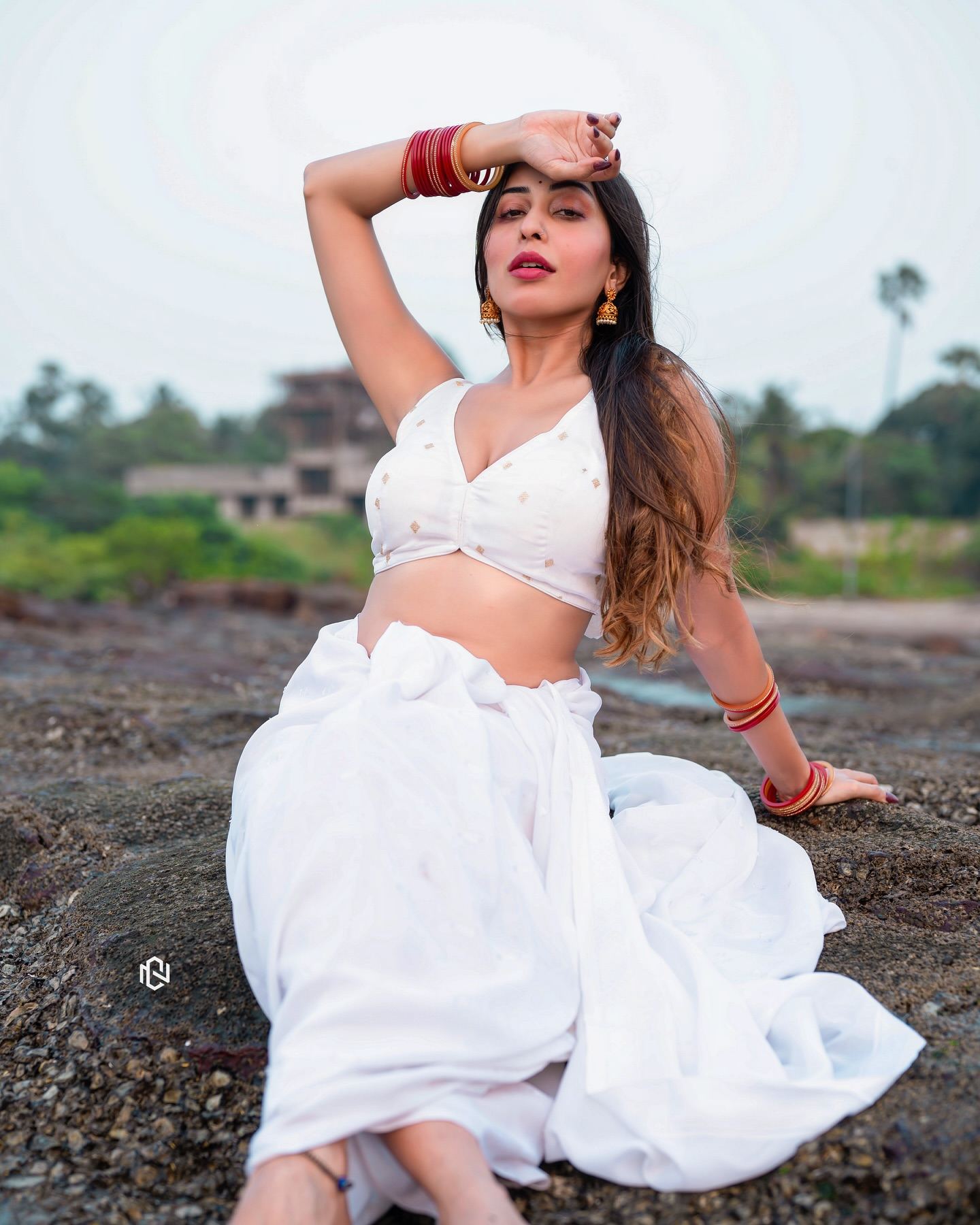 White Saree Highlights Ruma Sharma’s Hot Curves