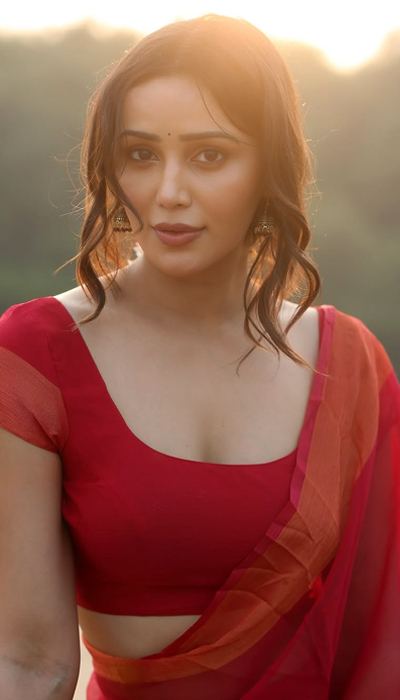 Anaira Gupta Hot