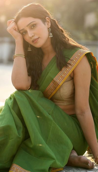 Anaira Gupta Slays in Green Saree