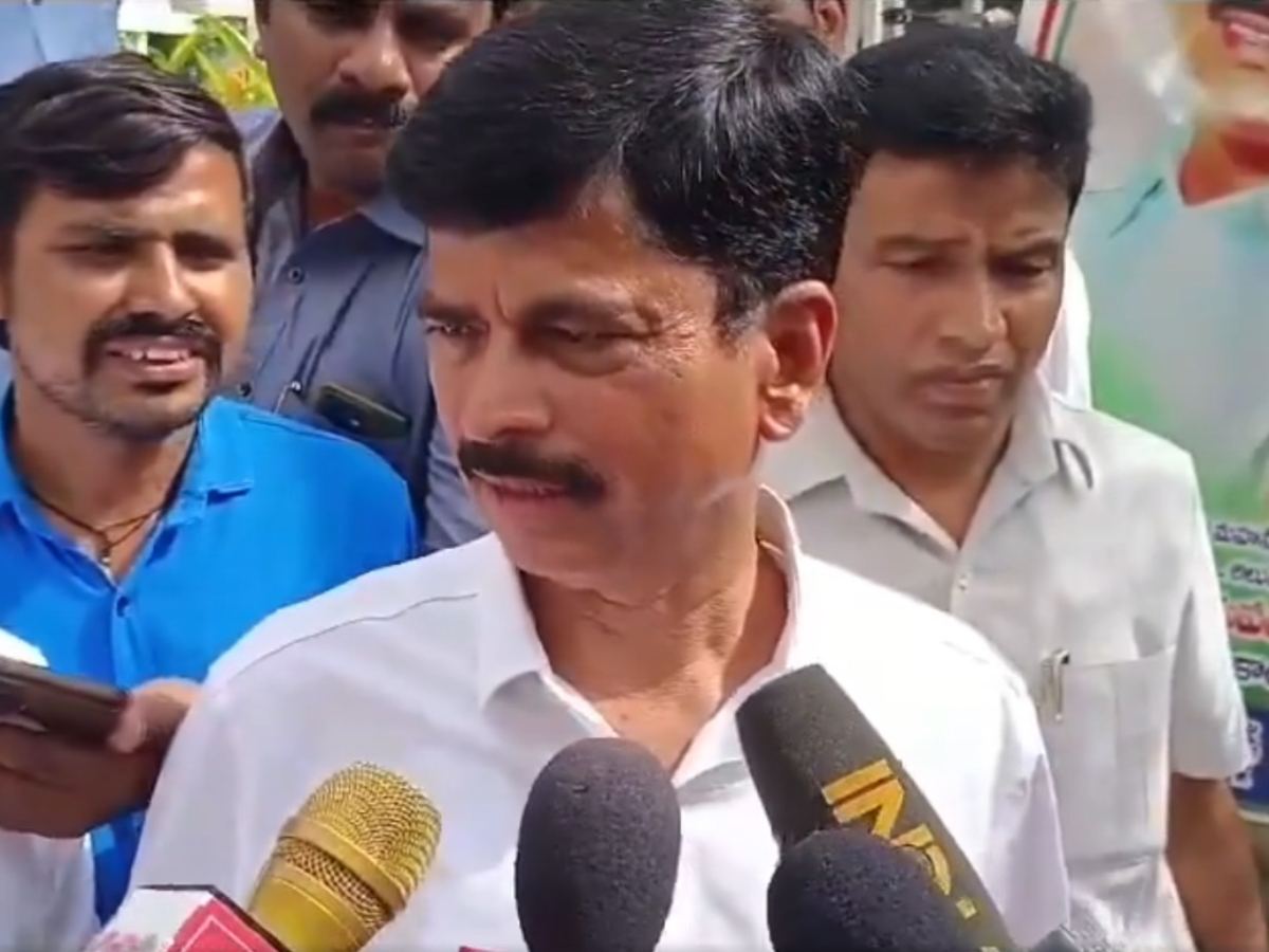 Anumula Tirupati Reddy visited Tandur camp office