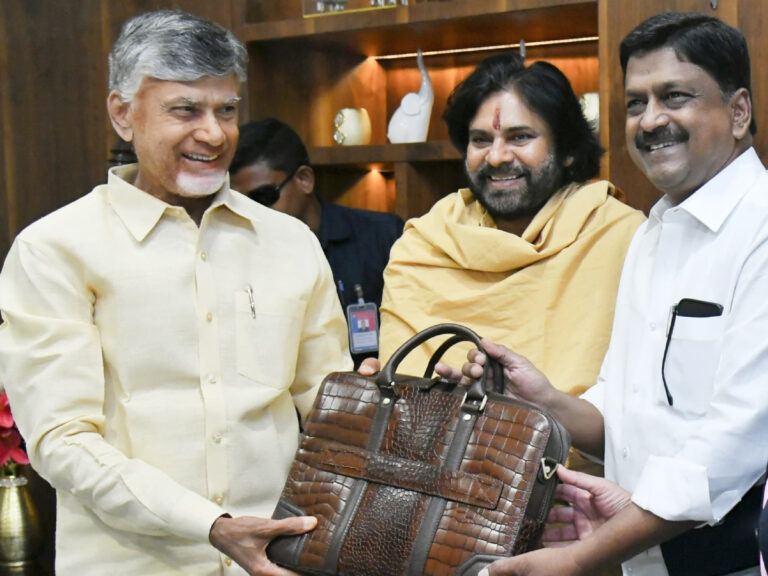 Chandrababu Naidu Gives Credit To Pawan Kalyan In Budget