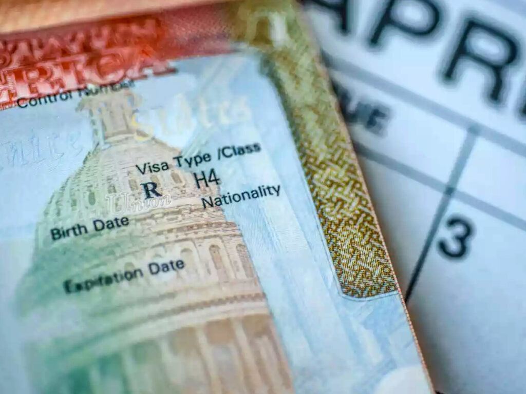 Entering on H4 Applying for H1B