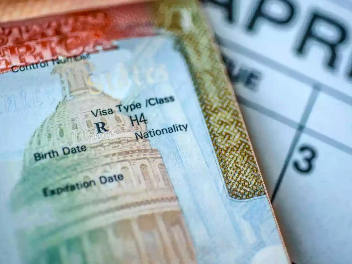 Entering on H4 Applying for H1B