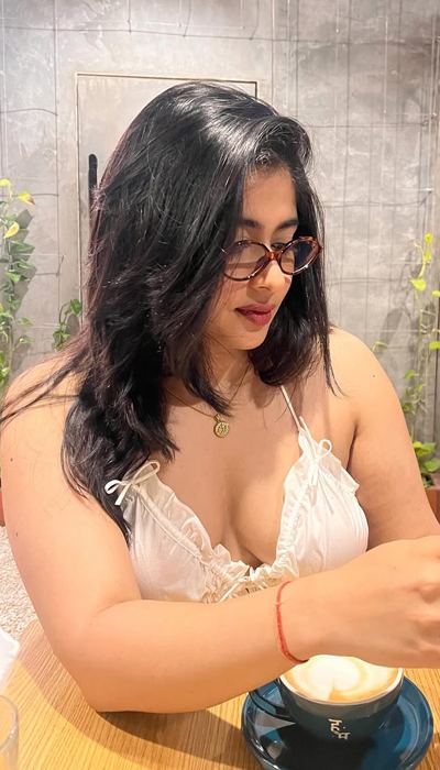 Hot Nikita Sharma