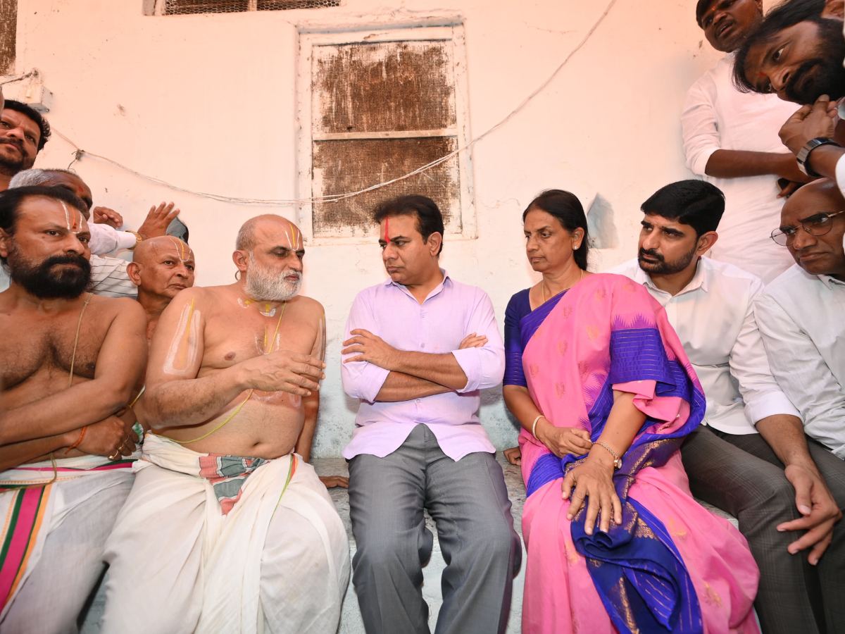 KTR visits Chilukuru Balaji Temple priest