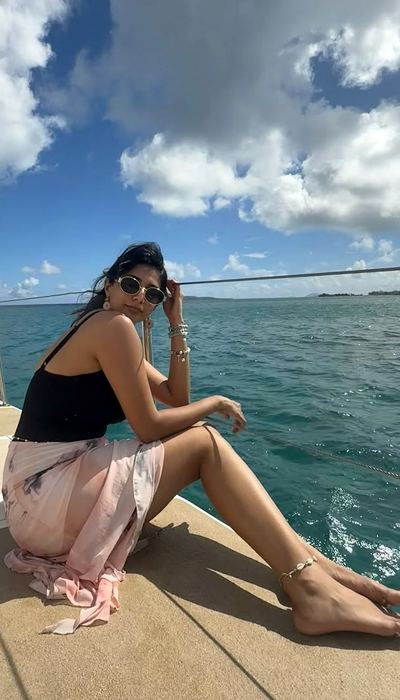Leggy Lass Aishwarya Chadha