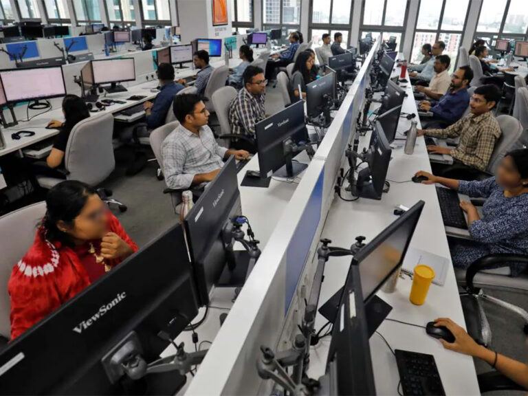 NRI Student Slams Indian Work Culture