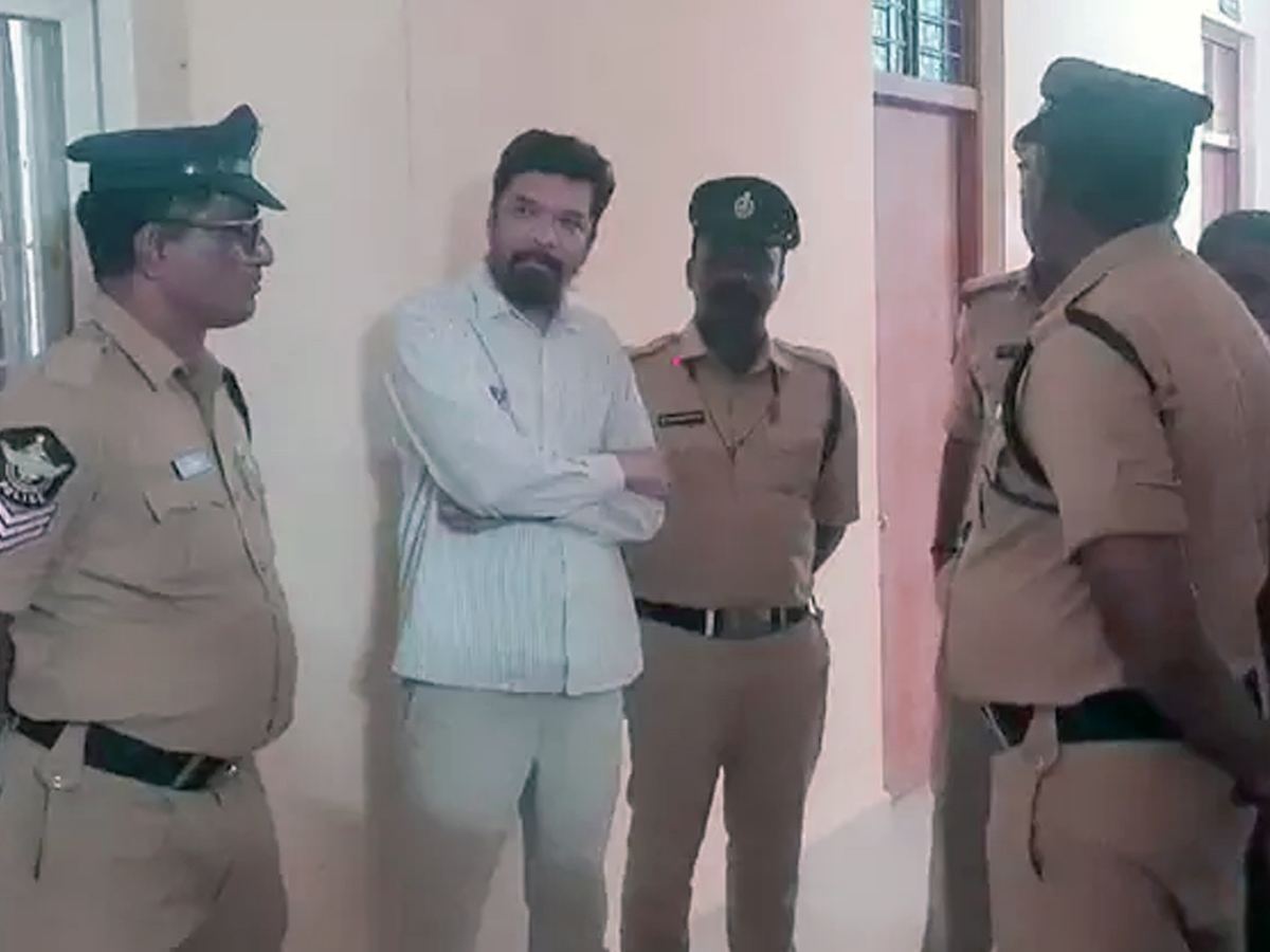 posani-krishna-murali-sent-to-14-day-remand