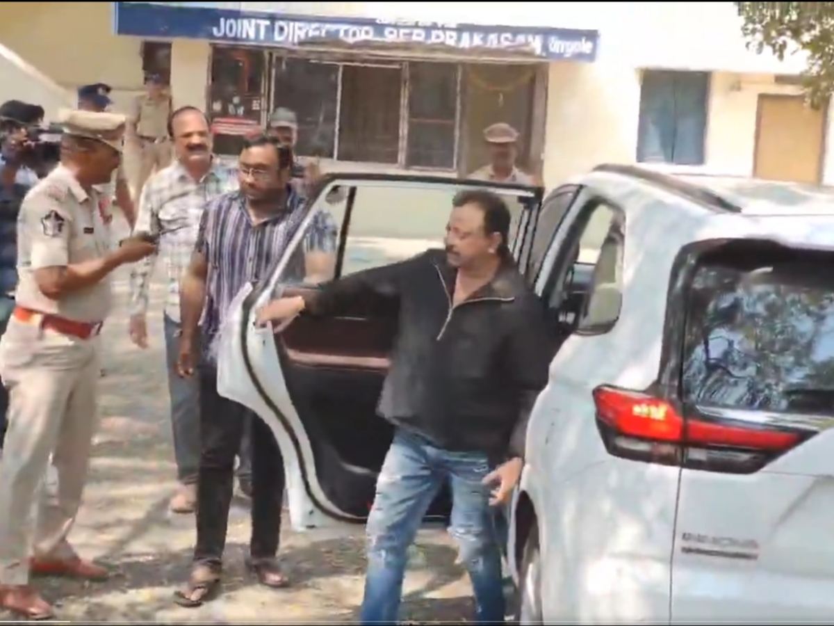 ram-gopal-varma at ongole police station