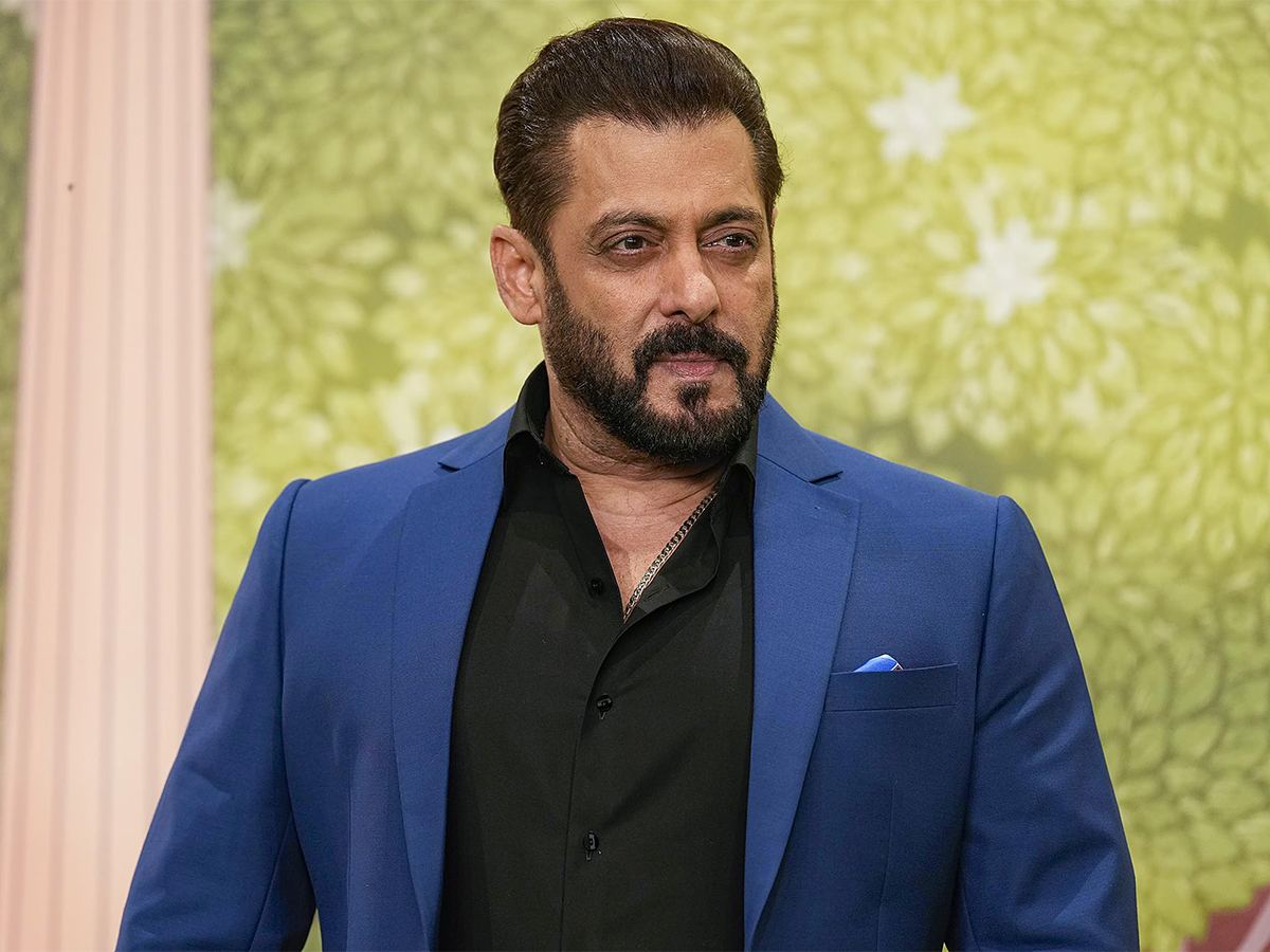 Salman Khan as Auto Driver