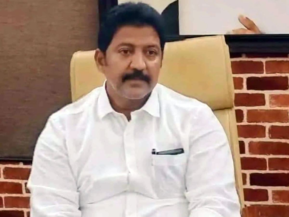 SIT on Vallabhaneni Vamsi