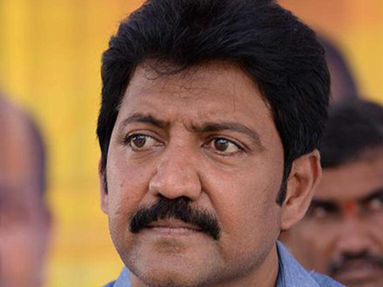 vallabhaneni-vamsi- ACP Investigation at Krishna Lanka Police Station