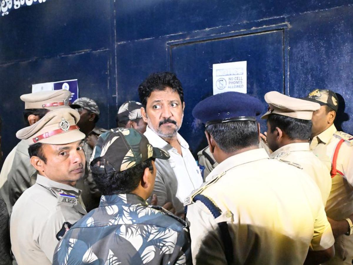 Vallabhaneni Vamsi Given to Custody