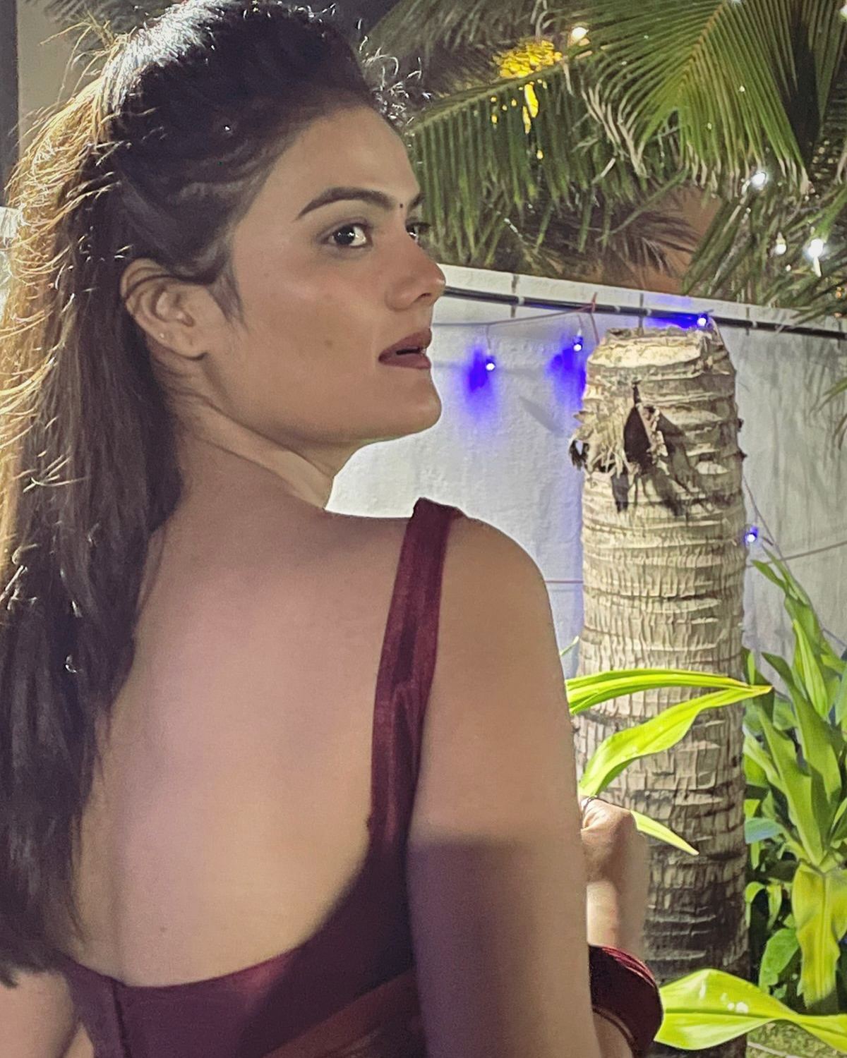 aishwarya-pathak-giving-off-simple-chic-vibes-2