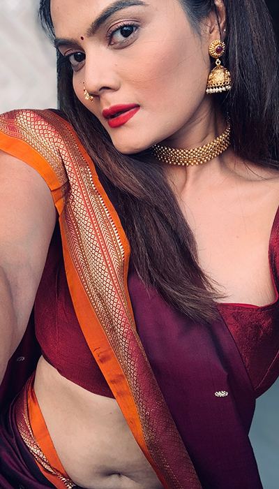 aishwarya-pathak-giving-off-simple-chic-vibes-