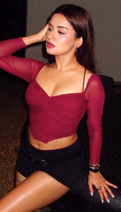 Avneet Kaur Hot Feast