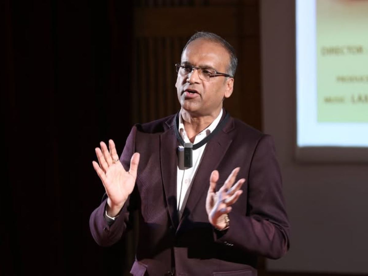 bollywood-trade-expert-komal-nahta on Block Bookings
