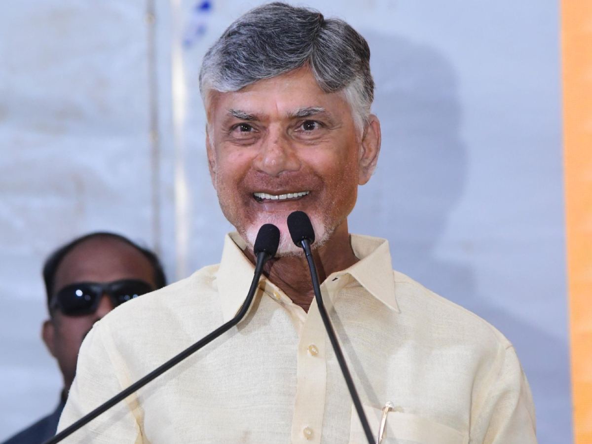 Chandrababu Naidu Gives MLA Thomas Feedback With A Smile!