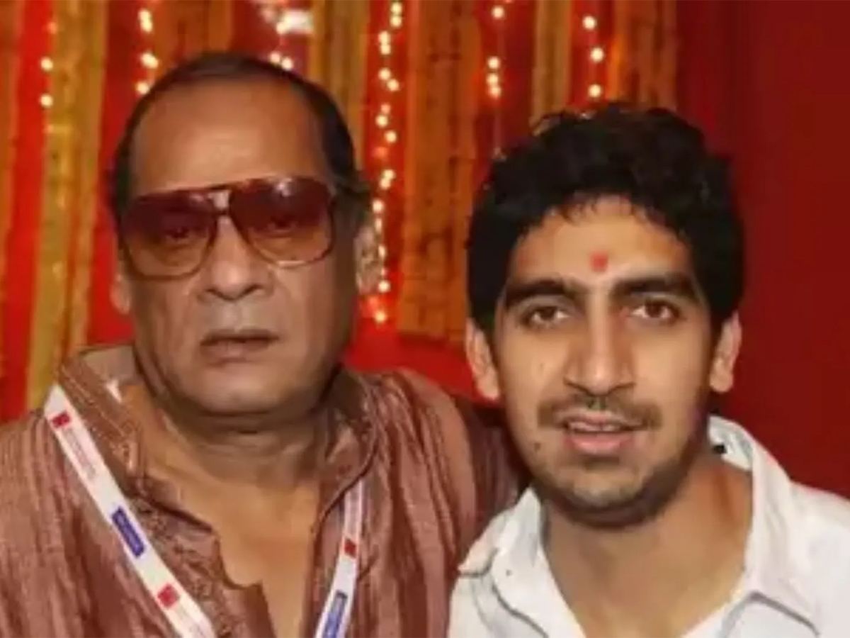 Ayan Mukerji father death, Deb Mukherjee funeral, Bollywood actor Deb Mukherjee dies