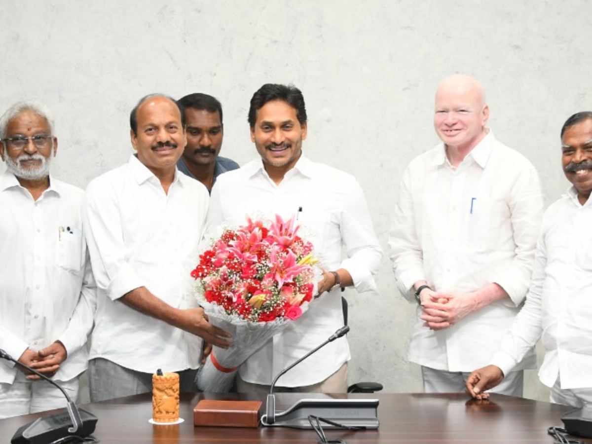 Jagan Mohan Reddy Directions To MPs For Parliament Sessions
