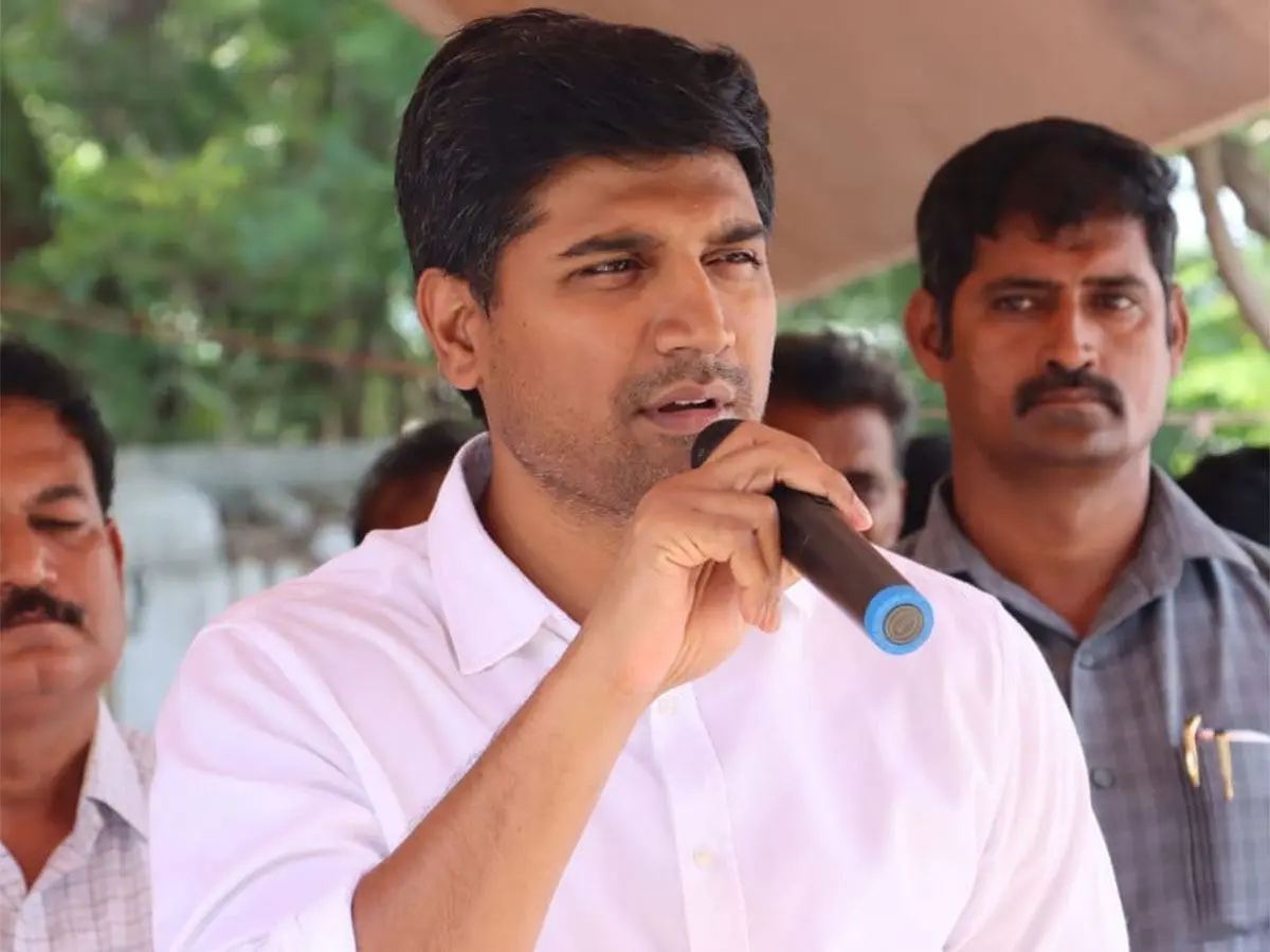 lavu-sri-krishna-devarayulu-on-ap-liquor-scam