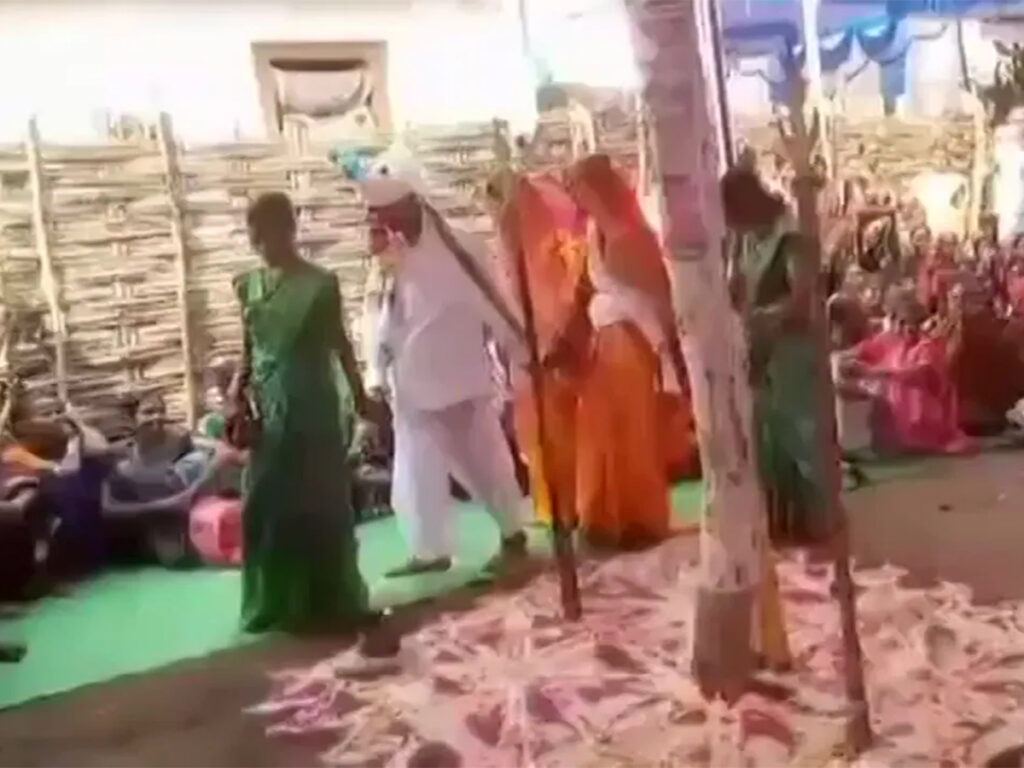 telangana-man-falls-in-love-with-2-women-marries-them