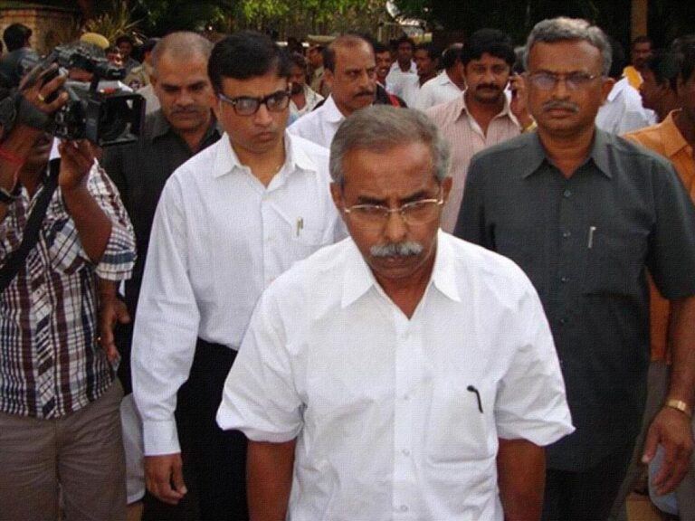 Who Killed YS Vivekananda Reddy,? Unanswered Questions