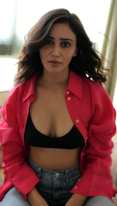 Anaira Gupta Straight-up Hot