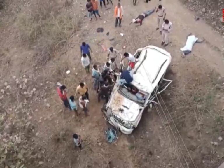 car-crash-jabalpur