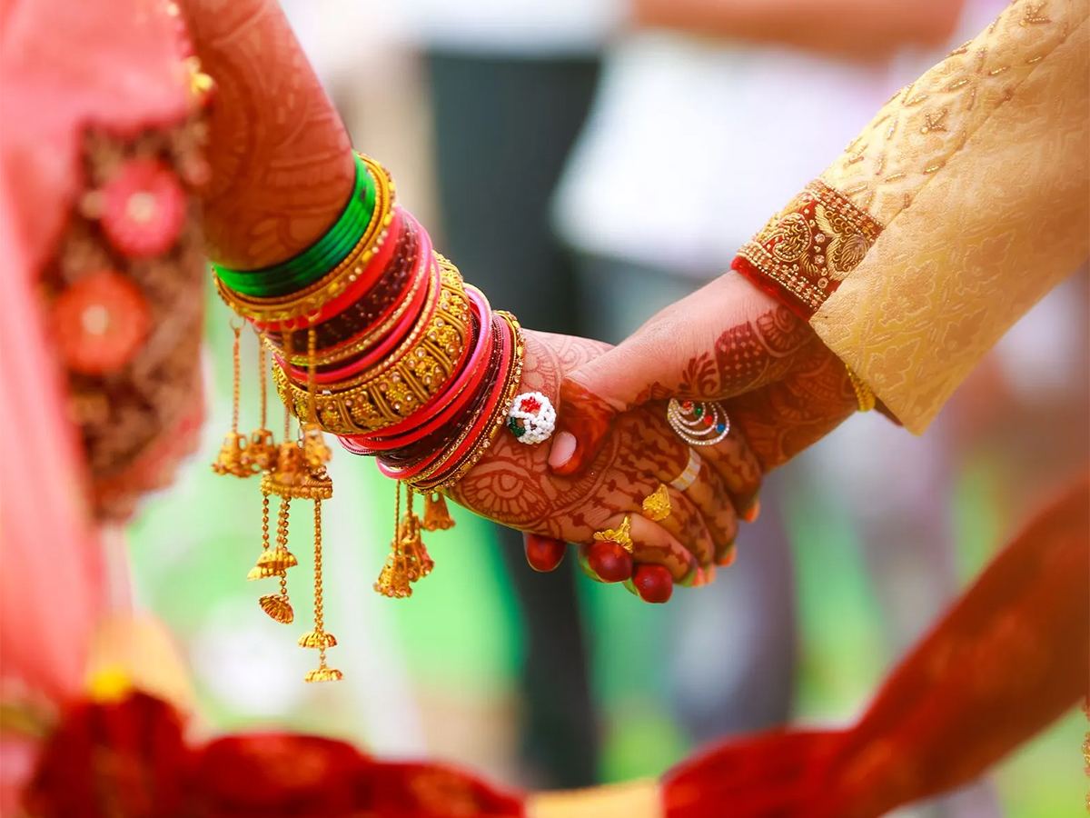 Mother of 3 Children Marries 12th Class Student In UP