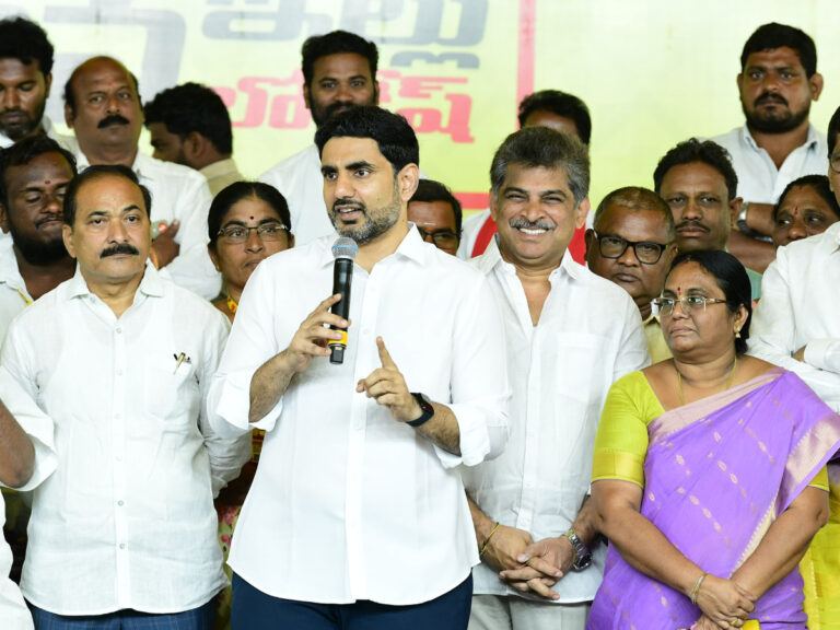 nara-lokesh-in mangalagiri