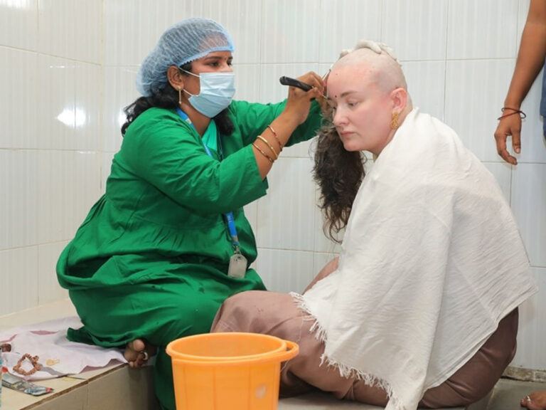 pawan-kalyan-wife-anna-lezhneva-tonsure-tirumala
