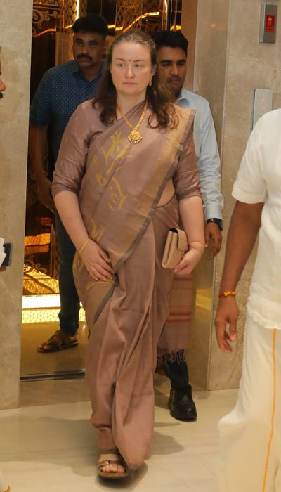 PK's Wife Arrives in Tirumala