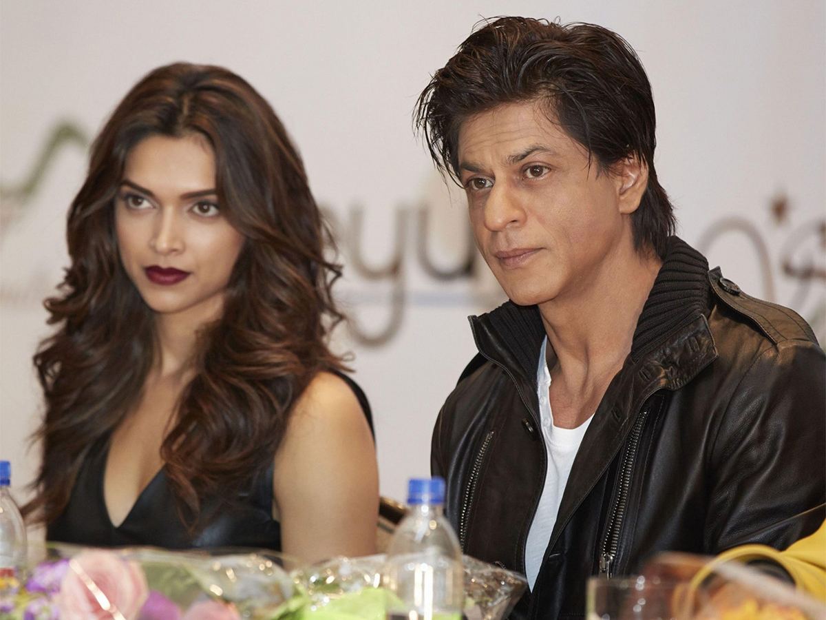 shah-rukh-khan-deepika-padukone