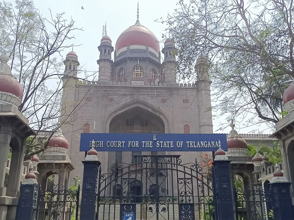 Telangana High Court Orders To Stop Work @ HCU