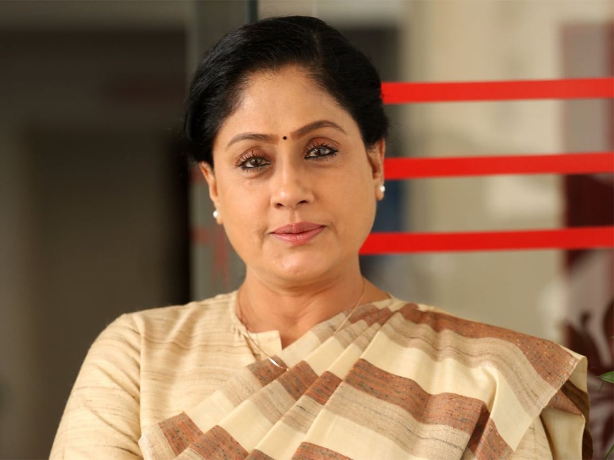Threat to Vijayashanti Husband Srinivasa Prasad