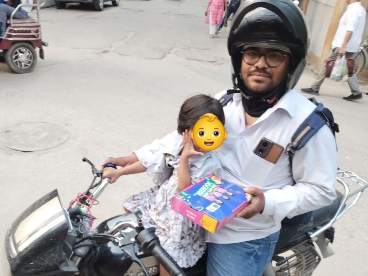 2-Yr-Old Swiggy Agent Goes Viral