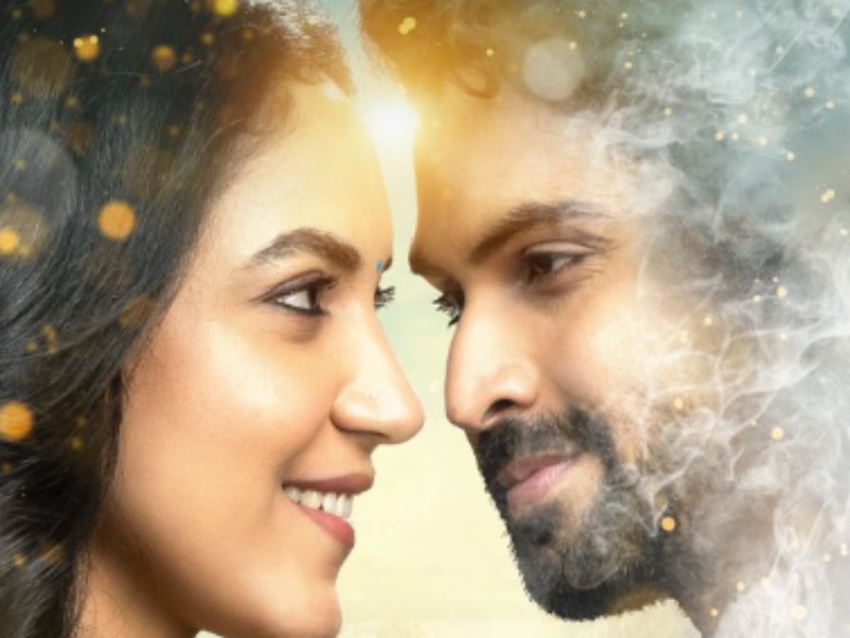 Devika & Danny Looks Grand & Impactful