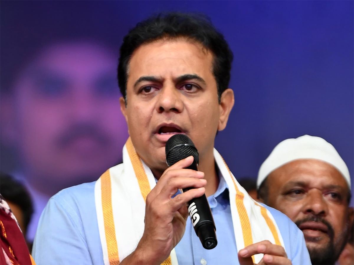 KTR No Comment on Kavitha's Letter