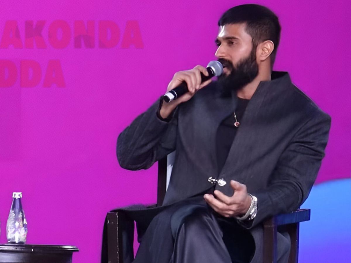 What Vijay Deverakonda Wants from SRK & Allu Arjun?