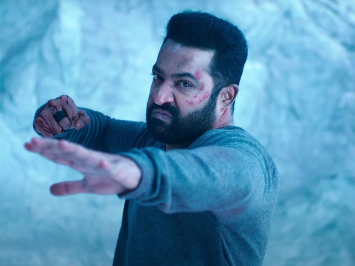 WAR 2 Early Box Office Estimates