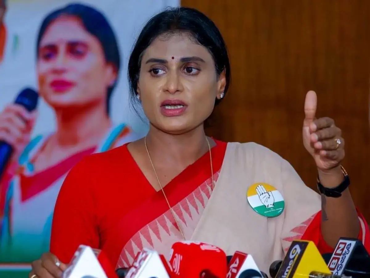 YS Sharmila Logicless Comments on NTR Vijayawada District