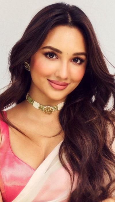 Akanksha Sharma Max Heat Mode