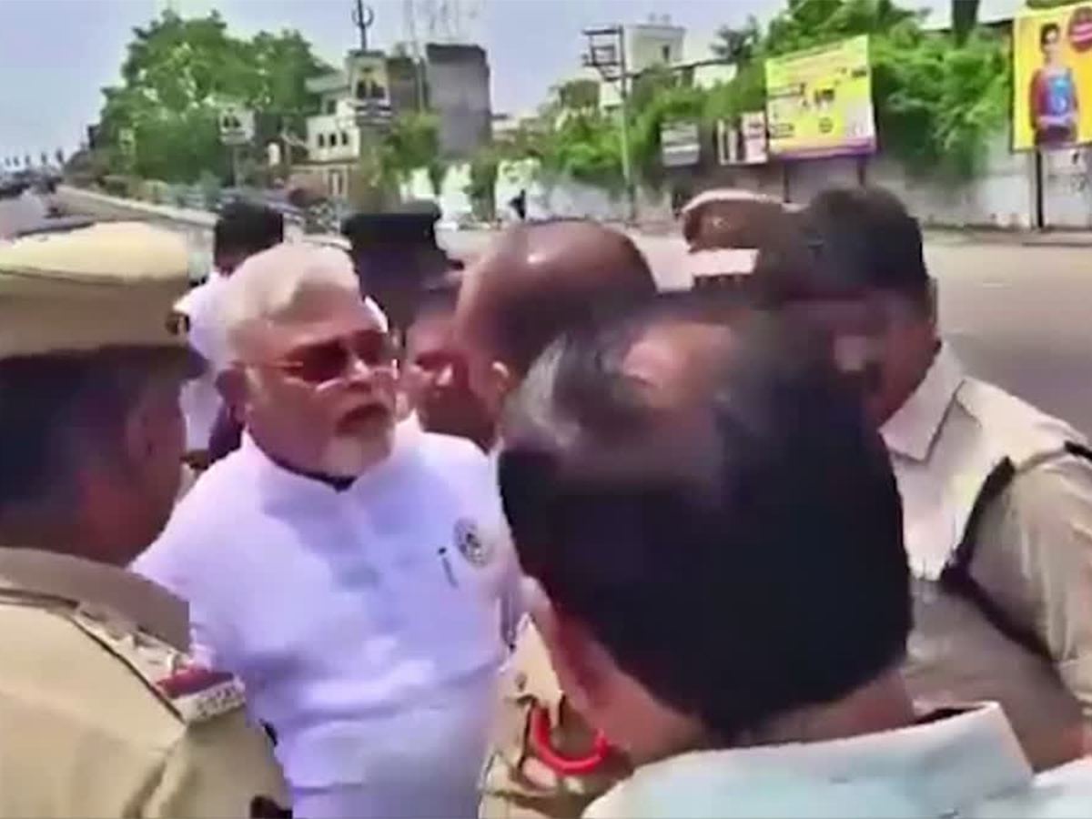 Ambati Rambabu Vs Cop